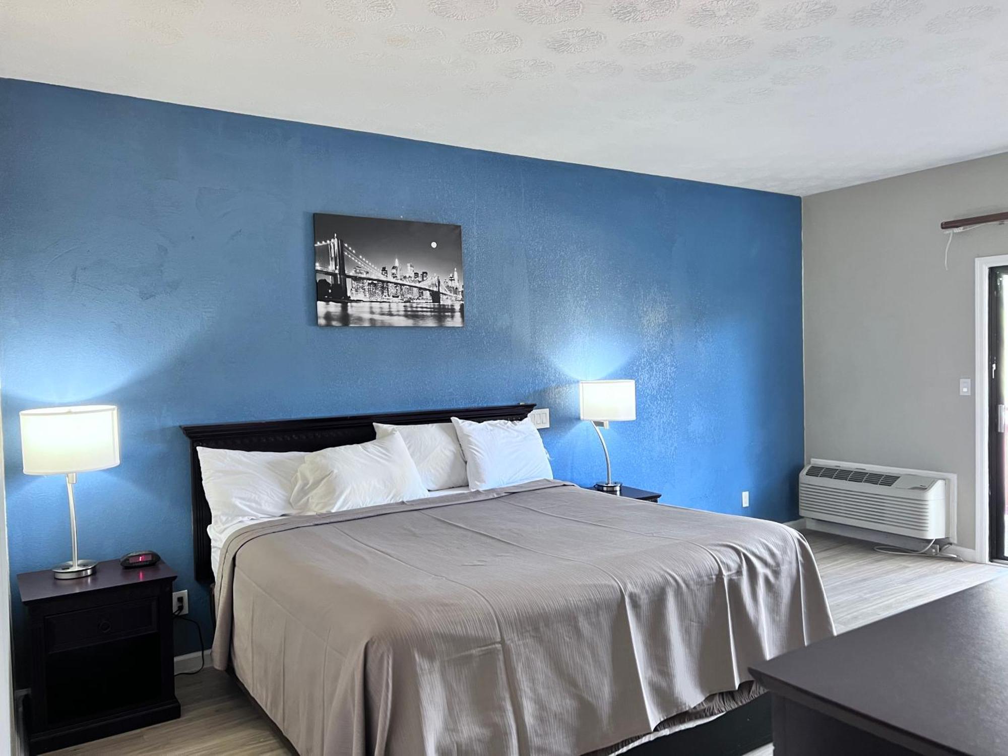 Budgetel Inn & Suites Dillard Exterior photo
